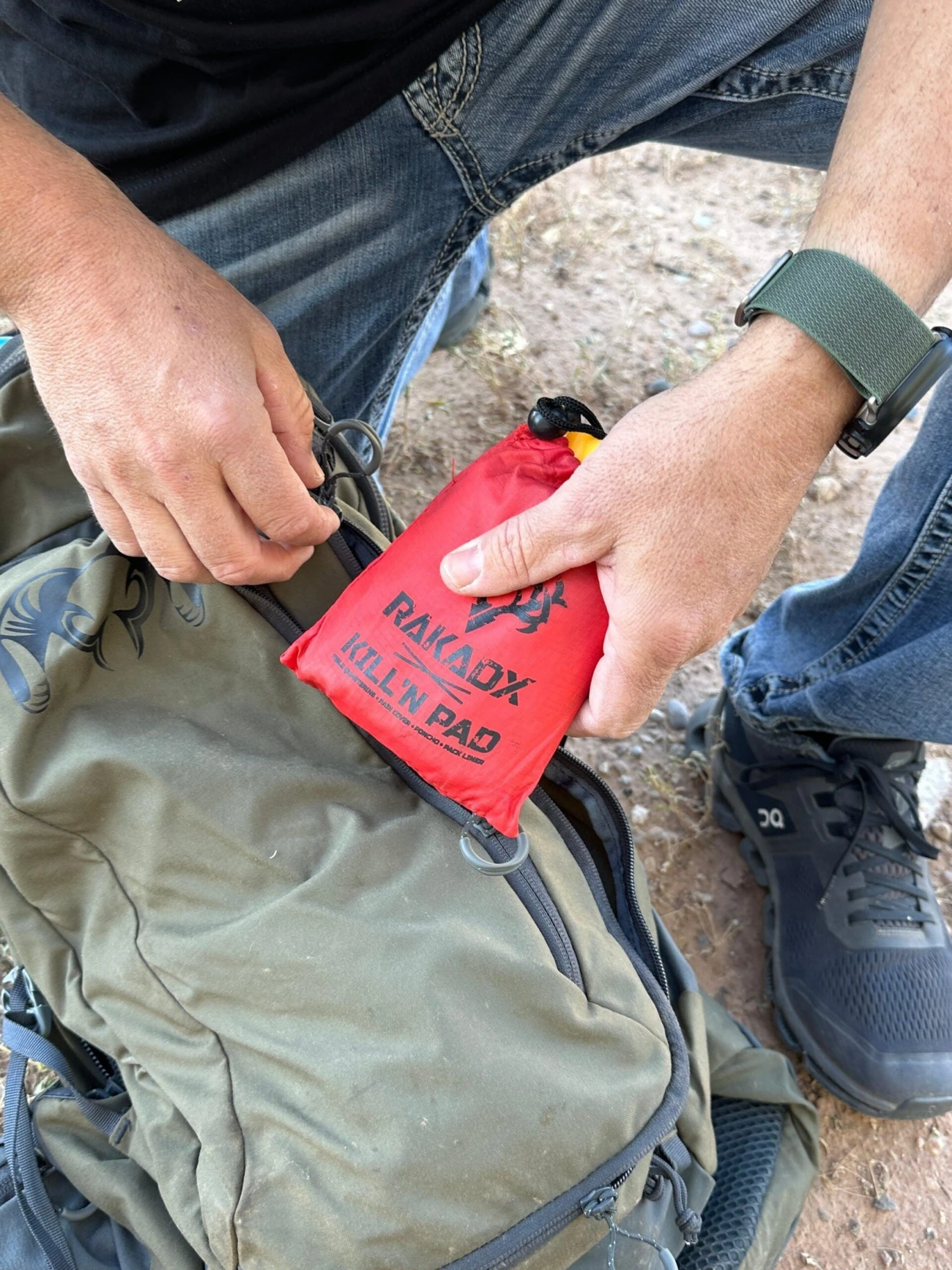 Kill 'N Pad - Field Quartering Ground Cover W/Stakes 4 Kill 'N Pad - Field Quartering Ground Cover W/Stakes - Image 2